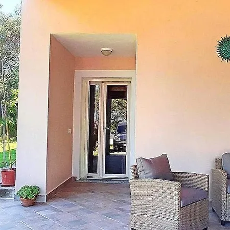 Nyaraló With Garden